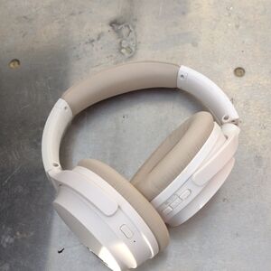 Wireless Over-Ear Headphones - Beige HROEENOI NWOT